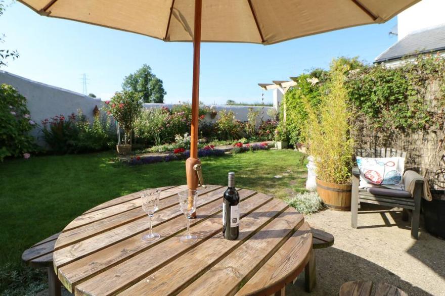 PILGRIM COTTAGE, family friendly, with a garden in Bishop Auckland