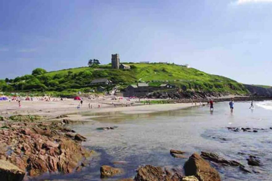 Beautiful 3-Bed Cottage in Plymouth ,country views