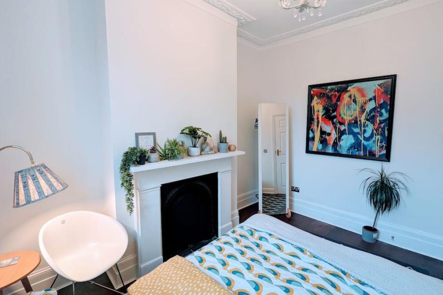 Luxury 4/5 bed 2 bath Victorian London home