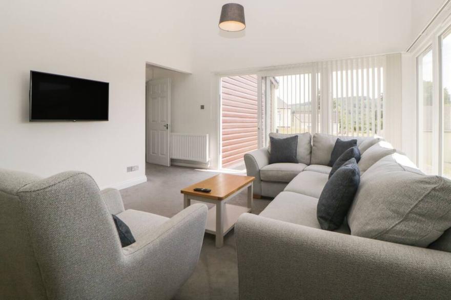HARCOMBE HOUSE BUNGALOW 12, family friendly, with pool in Chudleigh