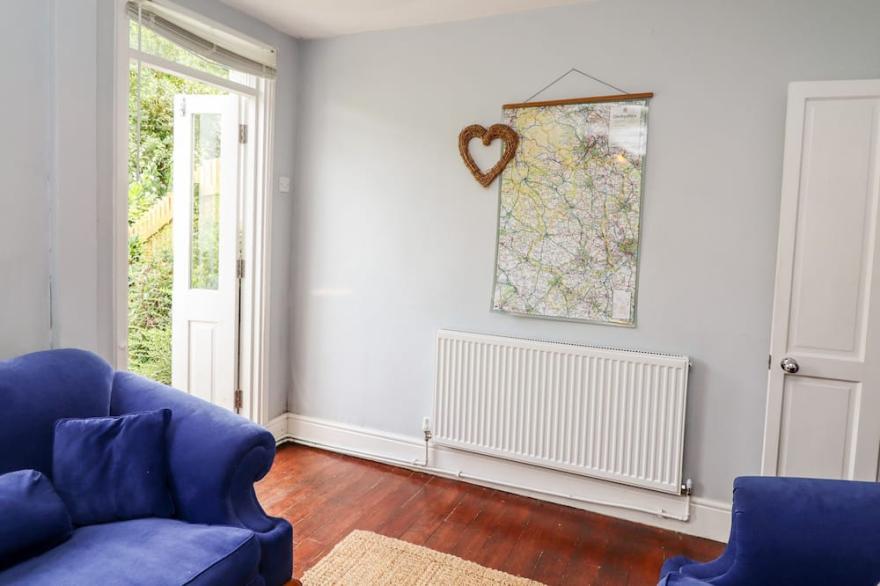LIME COTTAGE, family friendly, character holiday cottage in Matlock