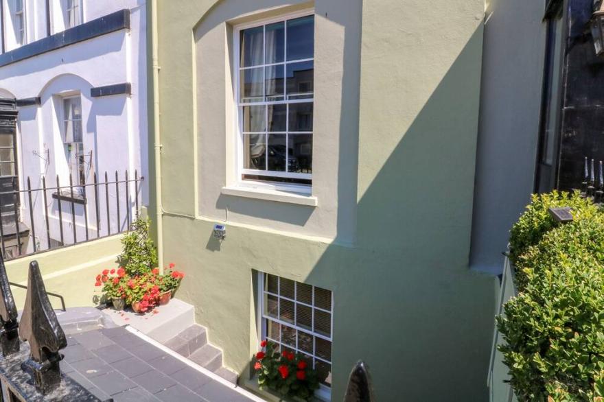 DRAKE'S RETREAT, romantic, with a garden in Plymouth