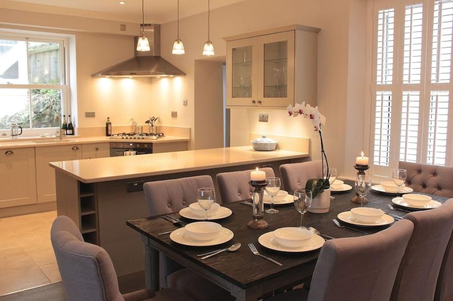 Beautifully Renovated 4- Bedroomed Semi-detached House, With Parking & Courtyard