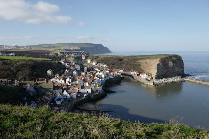 Attractive Georgian Cottage On Harbour Front With Wonderful Sea Views