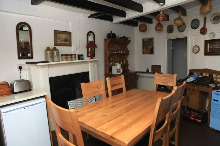 Attractive Georgian Cottage On Harbour Front With Wonderful Sea Views