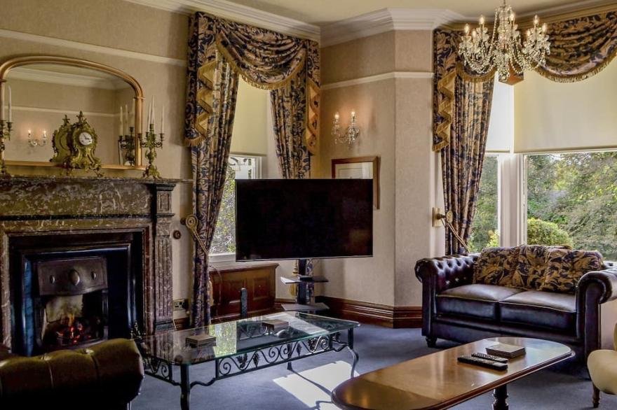 6 bedroom accommodation in Windermere