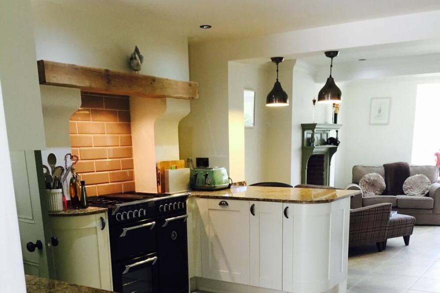 Luxury 4 Bedroom Holiday Cottage In East Yorkshire Between Beverley & Hornsea