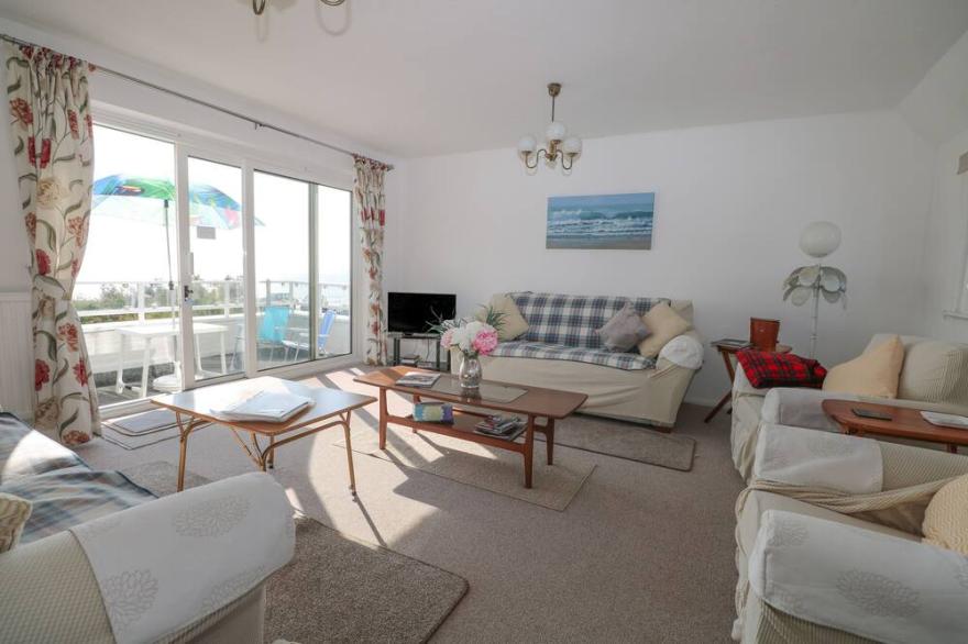 BELLA VISTA, character holiday cottage in Selsey, West Sussex