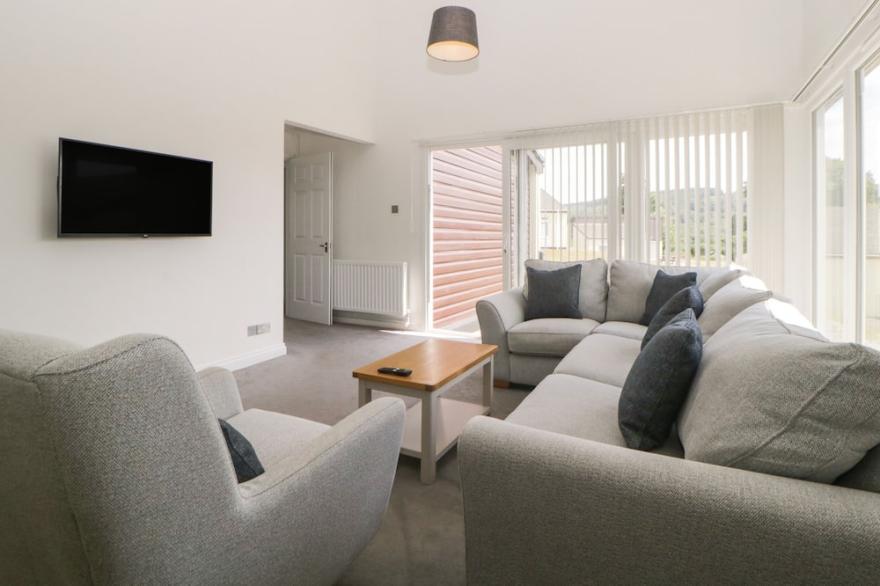 HARCOMBE HOUSE BUNGALOW 10, family friendly, with pool in Chudleigh