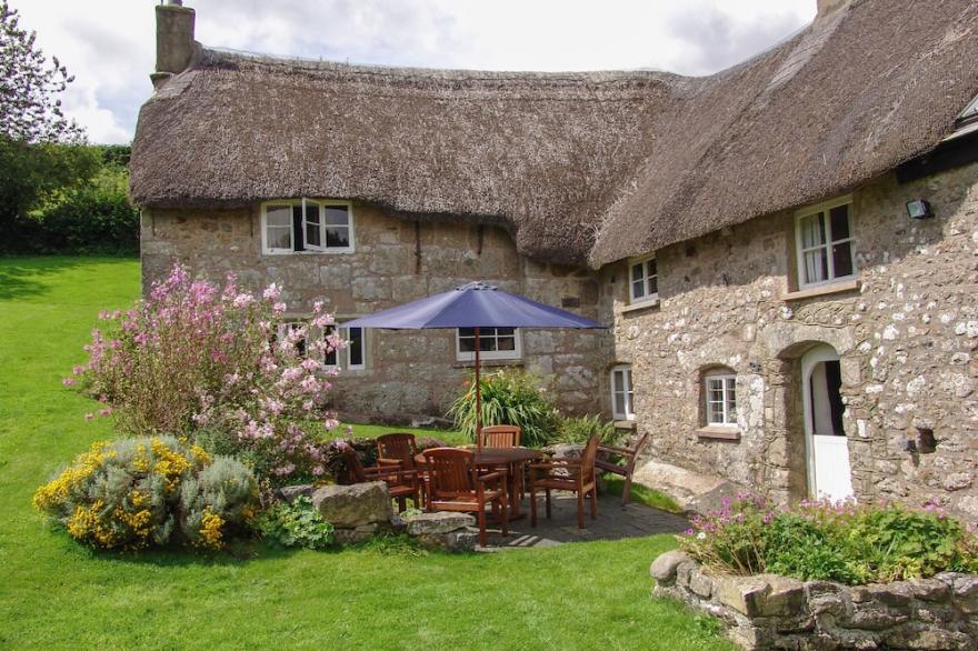 HOLE FARM, pet friendly, character holiday cottage in Chagford