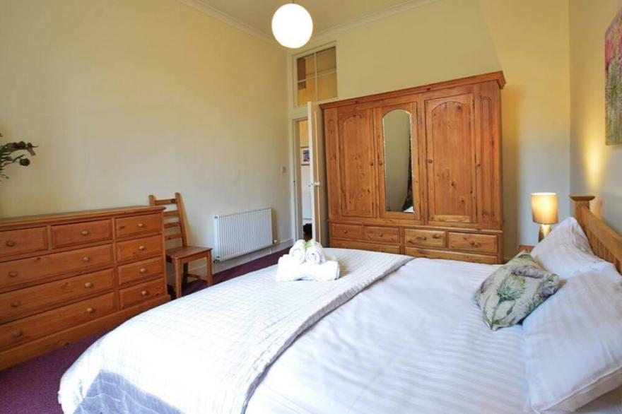 Castle Terrace 3 bedroom Apartment: Old Town