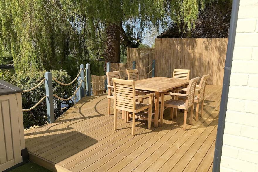 The Lily Pad Riverside Apartment