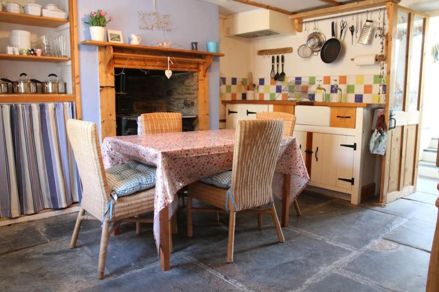 Magical Family Friendly Sleeps 6 Cottage Bodmin Moor, Tintagel, Poldark Cornwall