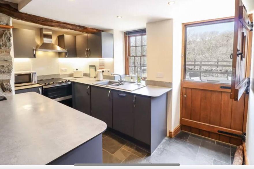 Grade ll listed cottage in Snowdonia National Park, in the village of Llanbedr