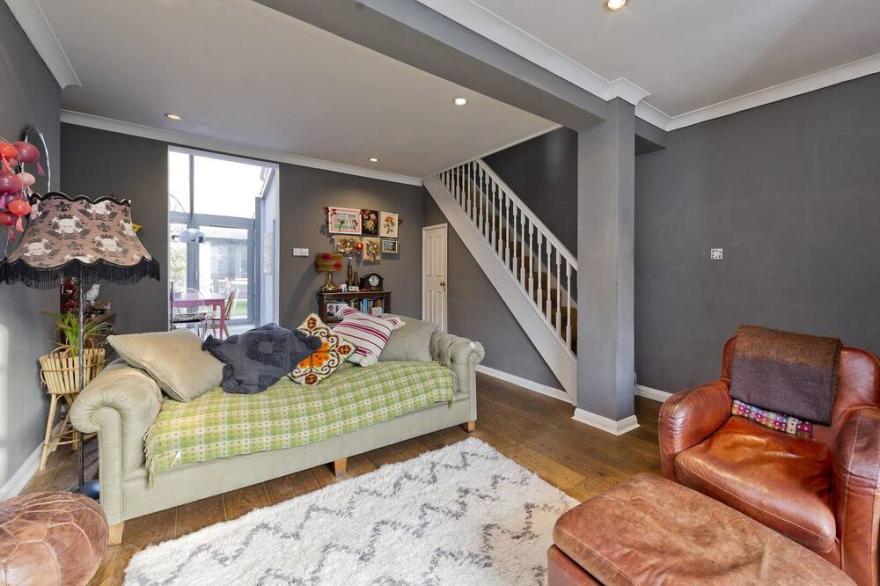 Shepherd’s Bush Hideaway, by Veeve