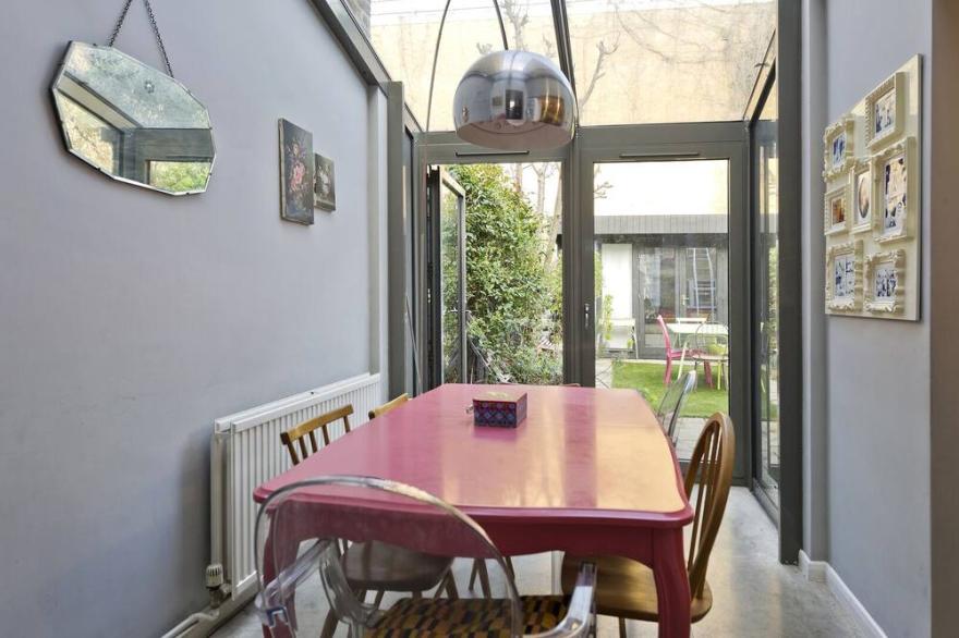 Shepherd’s Bush Hideaway, by Veeve