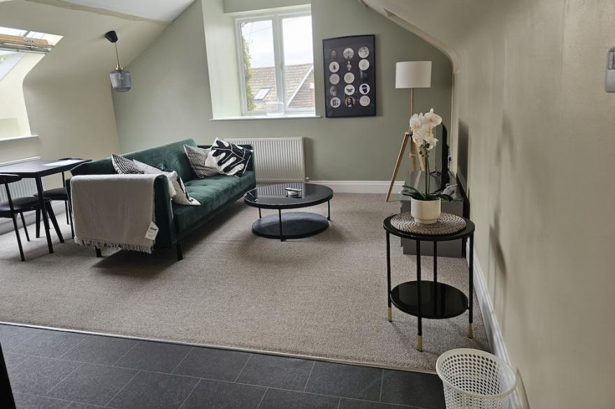 Charming 1-Bed loft in Caerleon
