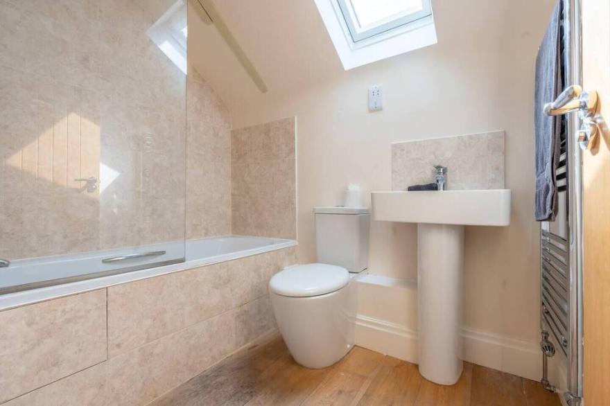 Charming 1-Bed loft in Caerleon