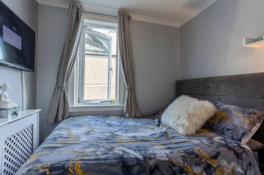 Exquisite 3 Bedroom House in the Heart of Edinburgh