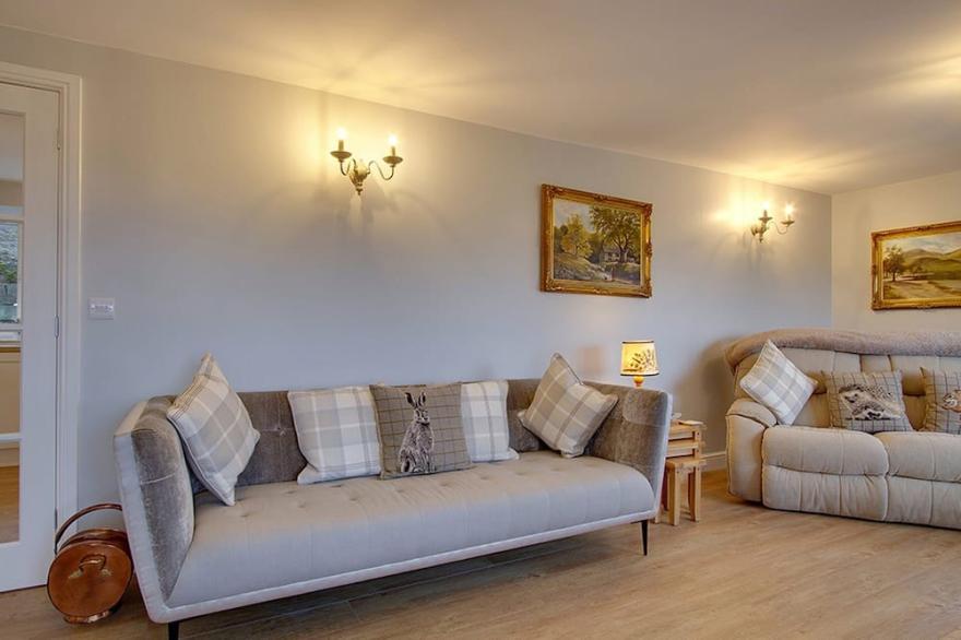 Lakenhow - Detached Holiday Home near Ulverston, Breathtaking Views, Sleeping 8