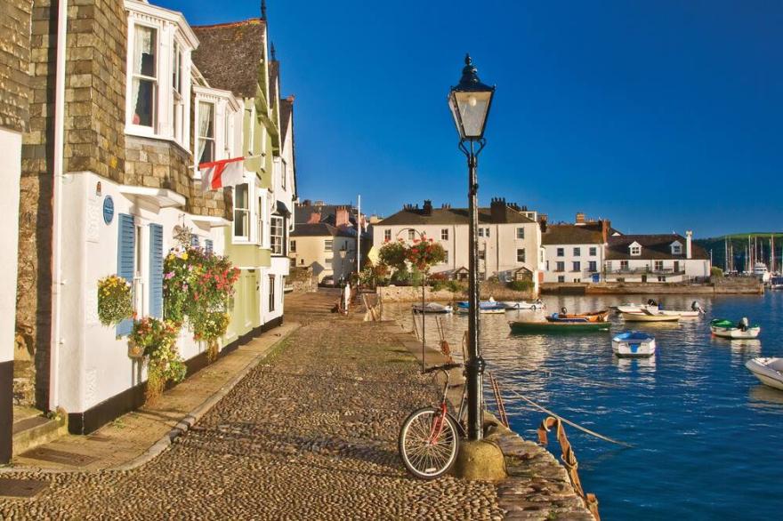 201 NORTON PARK, pet friendly, country holiday cottage in Dartmouth