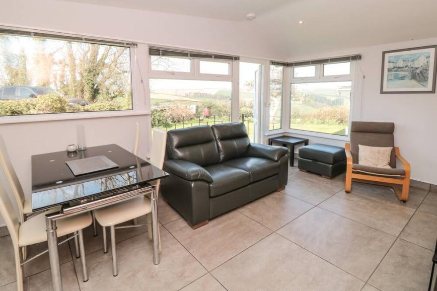 201 NORTON PARK, pet friendly, country holiday cottage in Dartmouth