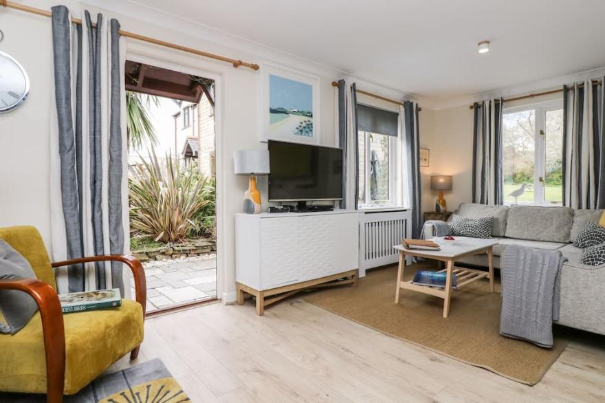 TRANQUILITY, pet friendly, with a garden in Falmouth