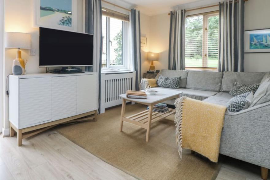 TRANQUILITY, pet friendly, with a garden in Falmouth