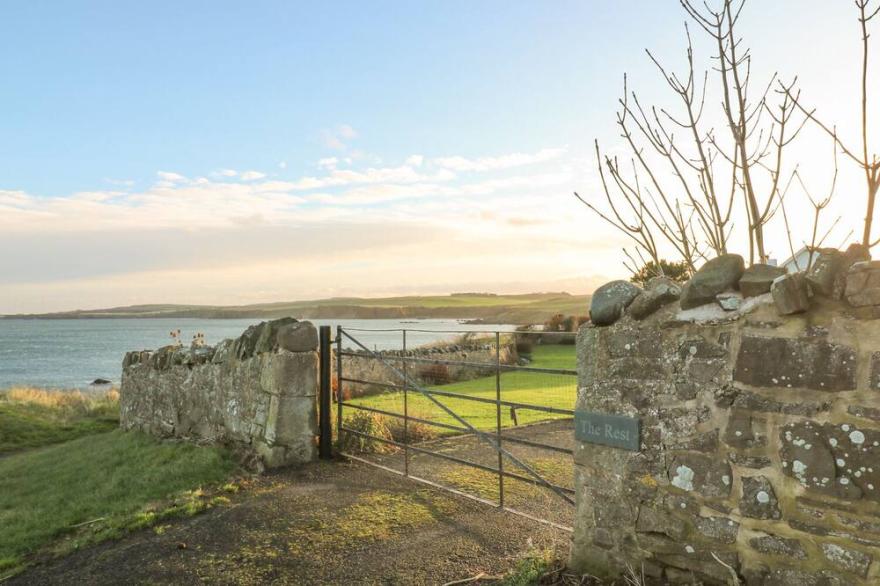 THE REST, pet friendly, country holiday cottage in St Abbs