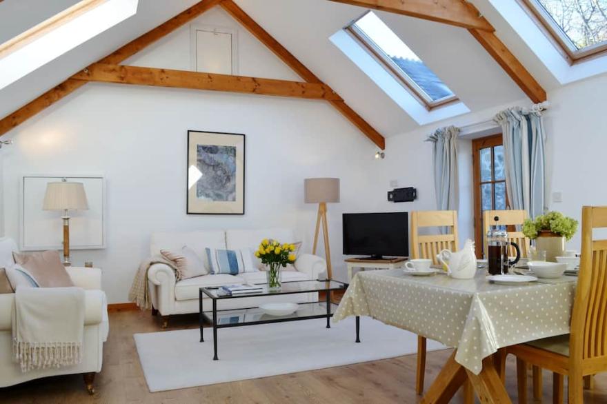 Luxury Barn Conversion -Ideal Location for both Coasts.