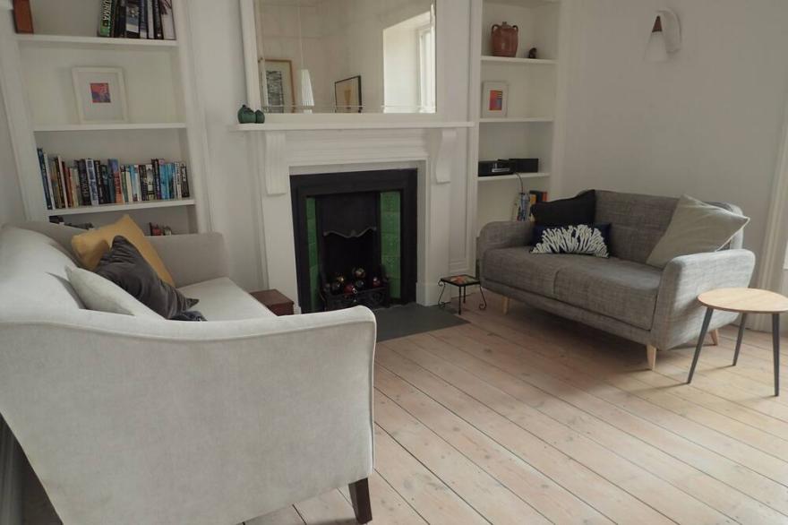 Beautiful welcoming 140 year old Victorian townhouse 500m from the seafront