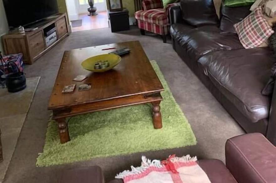 Pretty country family home- dog friendly.