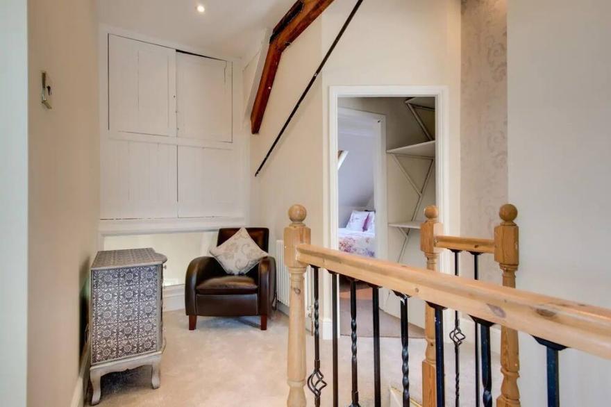 Carnegie Library Shakespeare Apartment 3 bed