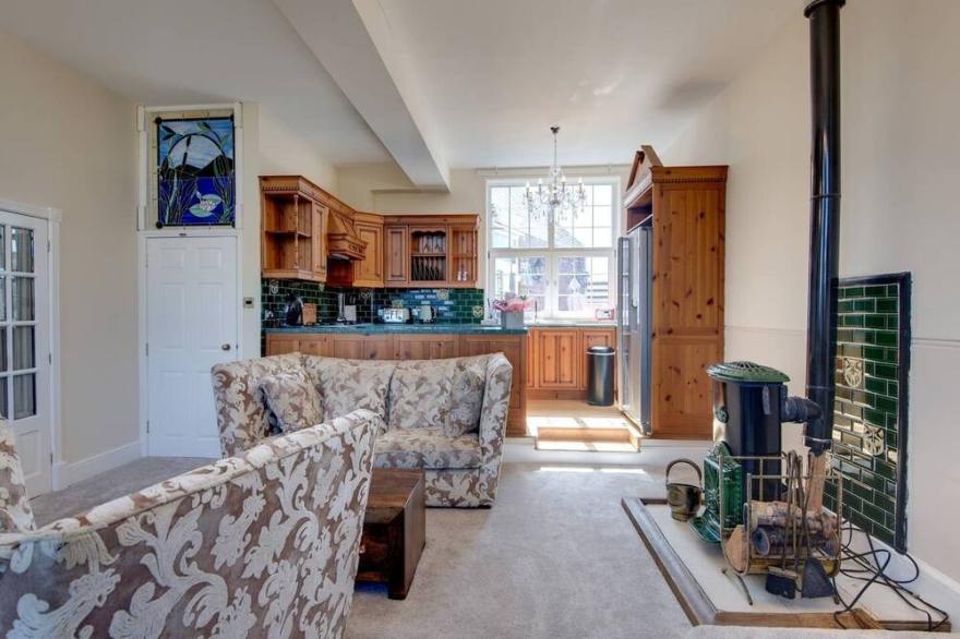 Carnegie Library Shakespeare Apartment 3 bed