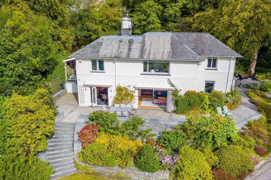 Beck View- luxury home with lake views (sleeps 9)