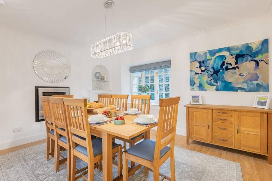 Beck View- luxury home with lake views (sleeps 9)