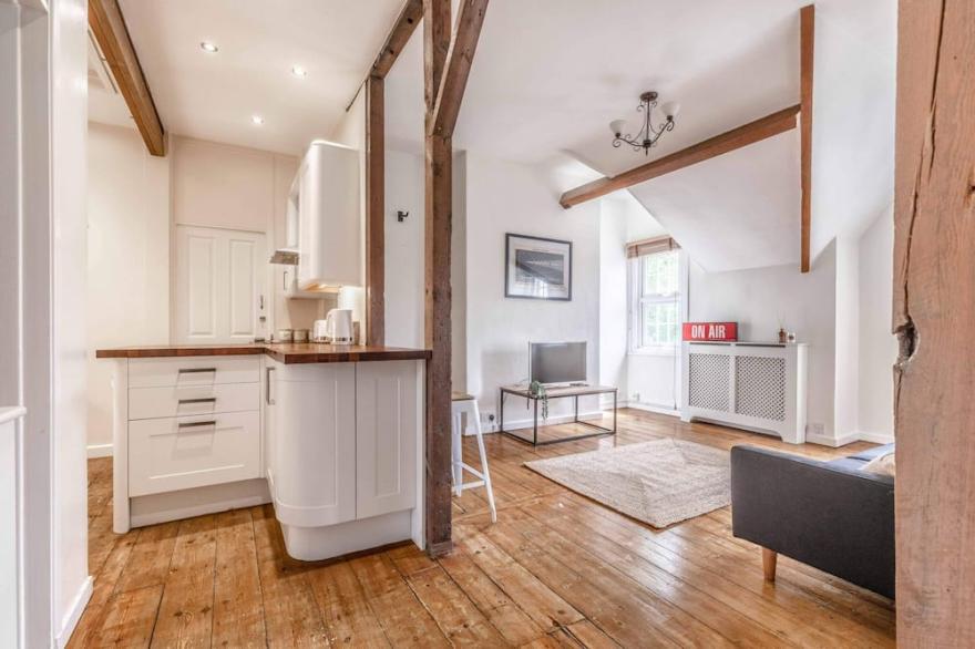 HIDDEN GEM! CHARACTER HOME, WALK 2 ALL SIGHTS