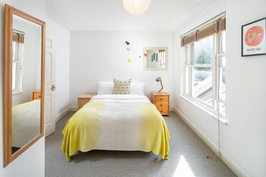 Bright 3 Bedroom House Near King's Cross St.Pancras