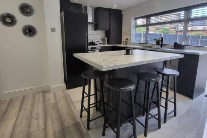 Grand Exclusive 2 Bed Apartment - London