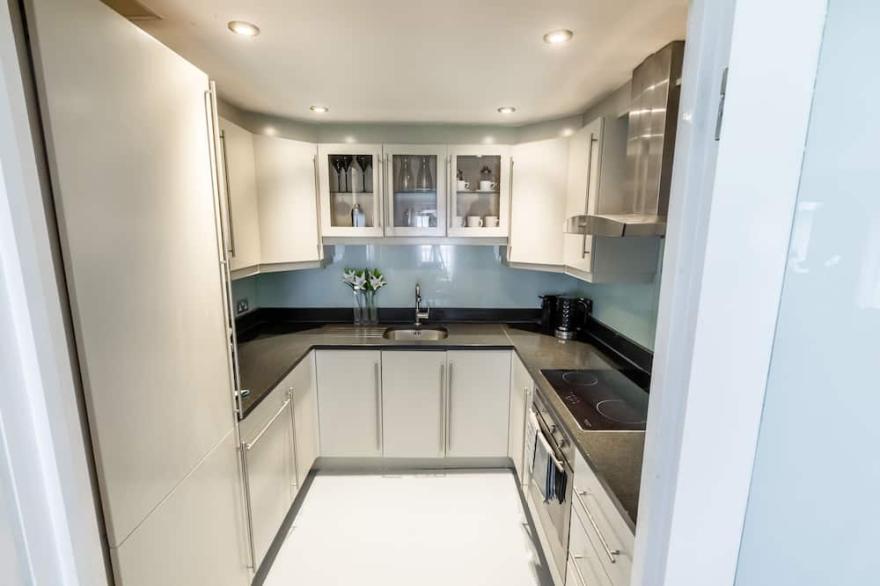Gorgeous 4 Bed 2 Bath Mews Townhouse in Paddington