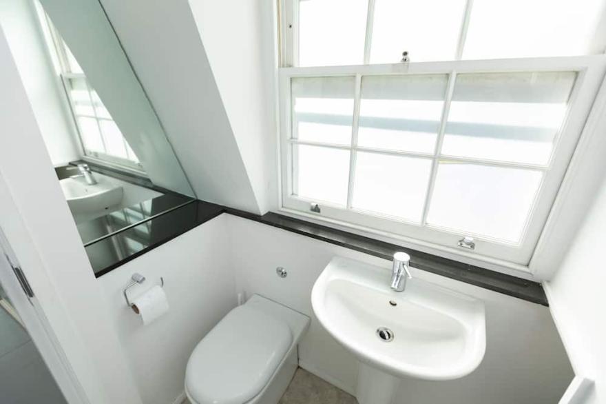Gorgeous 4 Bed 2 Bath Mews Townhouse in Paddington