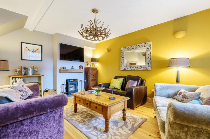 OLD VILLAGE HOUSE, pet friendly, with open fire in Windermere