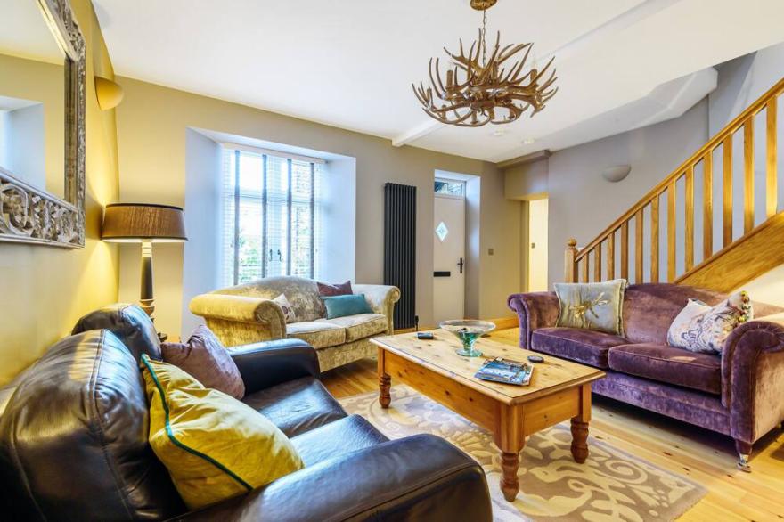 OLD VILLAGE HOUSE, pet friendly, with open fire in Windermere