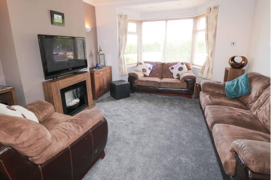53 BURNISTON ROAD, pet friendly, with a garden in Scarborough