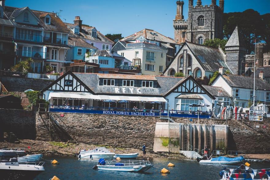 SEASPRAY spectacular views, central Fowey, parking