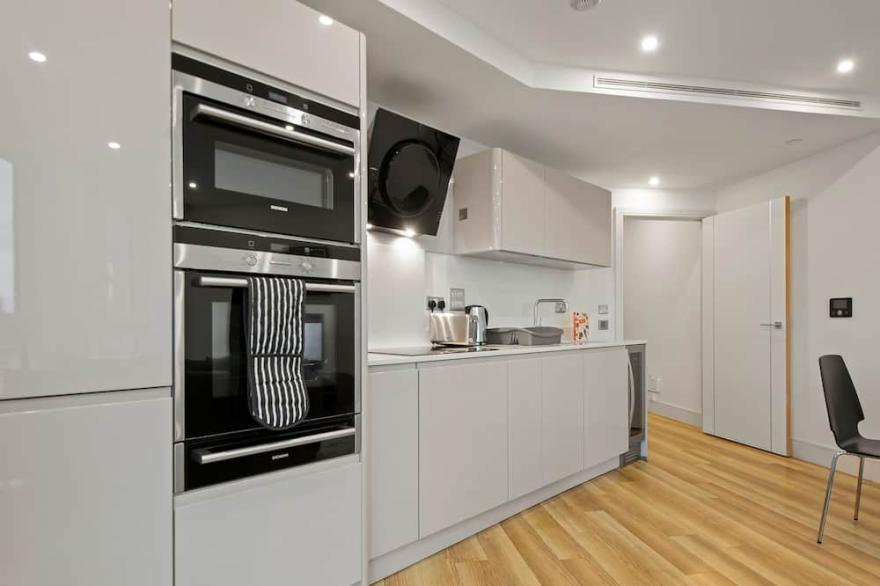 Two Bed Apartment in Queen Elizabeth Olympic Park