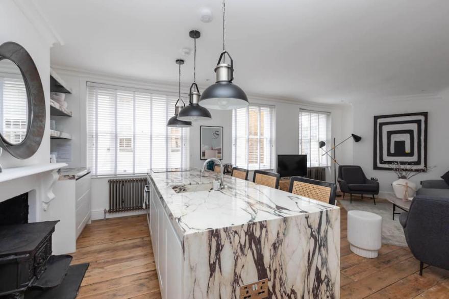 Stylish 2 Bedroom Apartment near Oxford Street