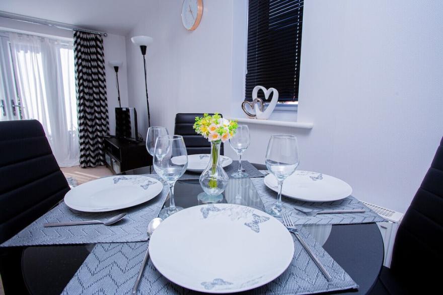 Mills Apartment