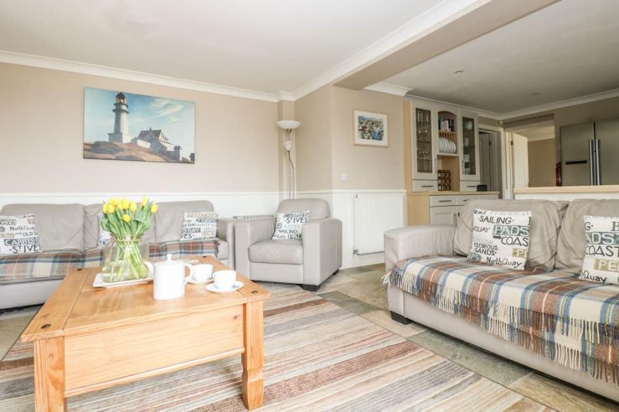 PINK HOUSE, pet friendly, country holiday cottage in Mevagissey