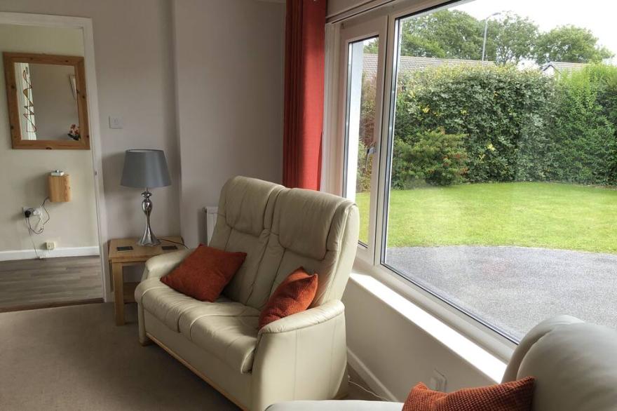 Family friendly accessible bungalow in quiet, rural location near the sea